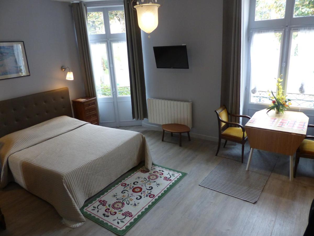 Hotel Des Thermes Bourbon-lʼArchambault المظهر الخارجي الصورة