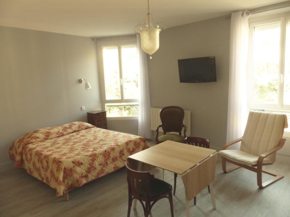 Hotel Des Thermes Bourbon-lʼArchambault المظهر الخارجي الصورة