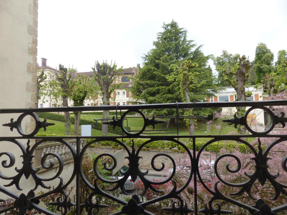 Hotel Des Thermes Bourbon-lʼArchambault المظهر الخارجي الصورة